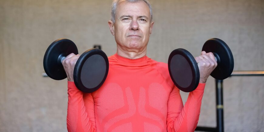 Weightlifting and Aging: Maintaining Muscle Mass and Independence